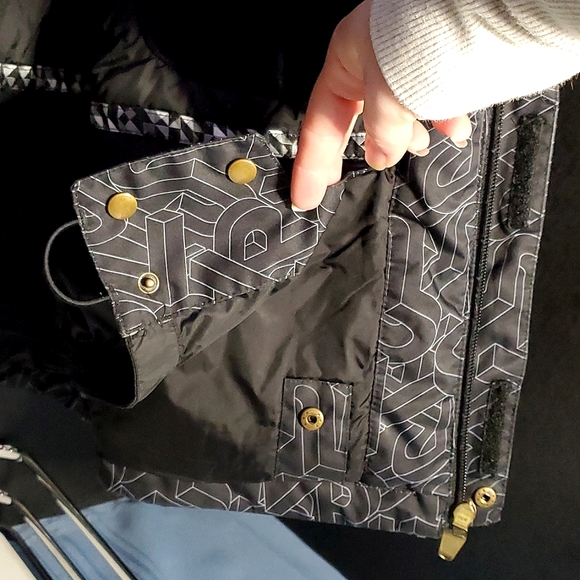 Rip Curl Kids Black Ski/Snowboarding Jacket - Size Large/XL - Picture 6 of 15